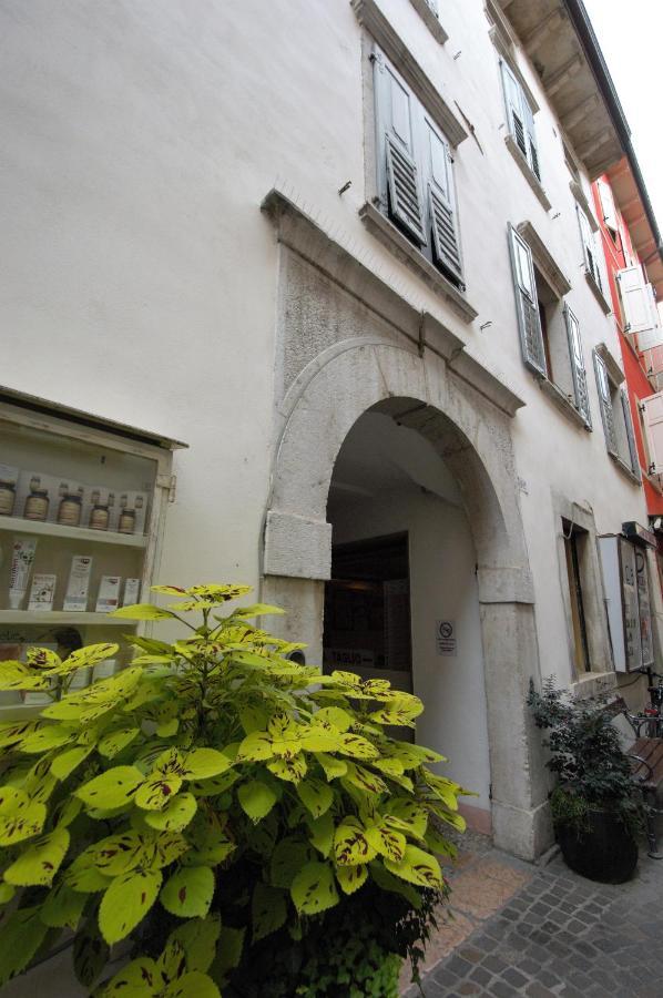 Althamer Palace Apartments Arco Exterior photo