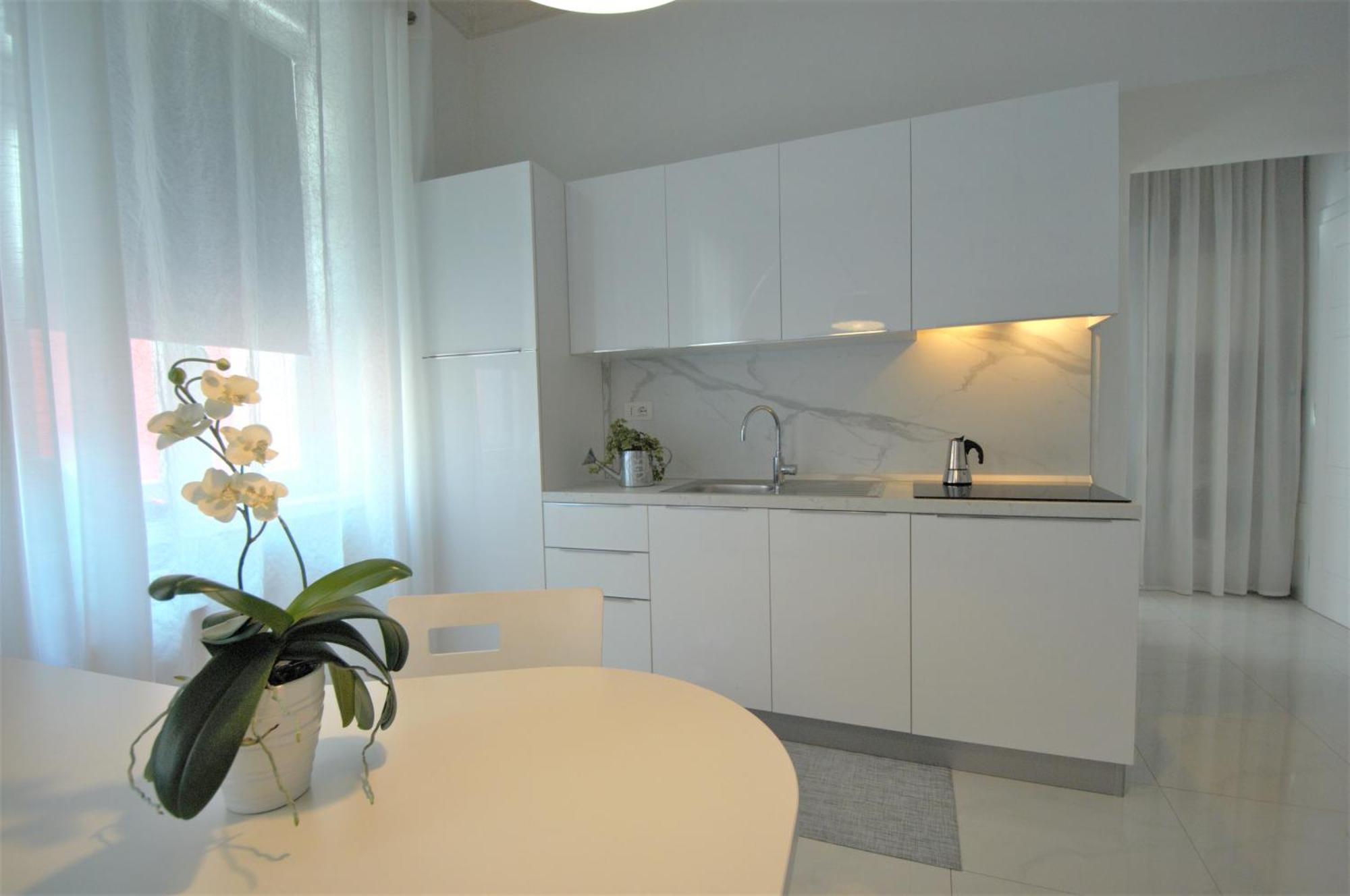 Althamer Palace Apartments Arco Exterior photo