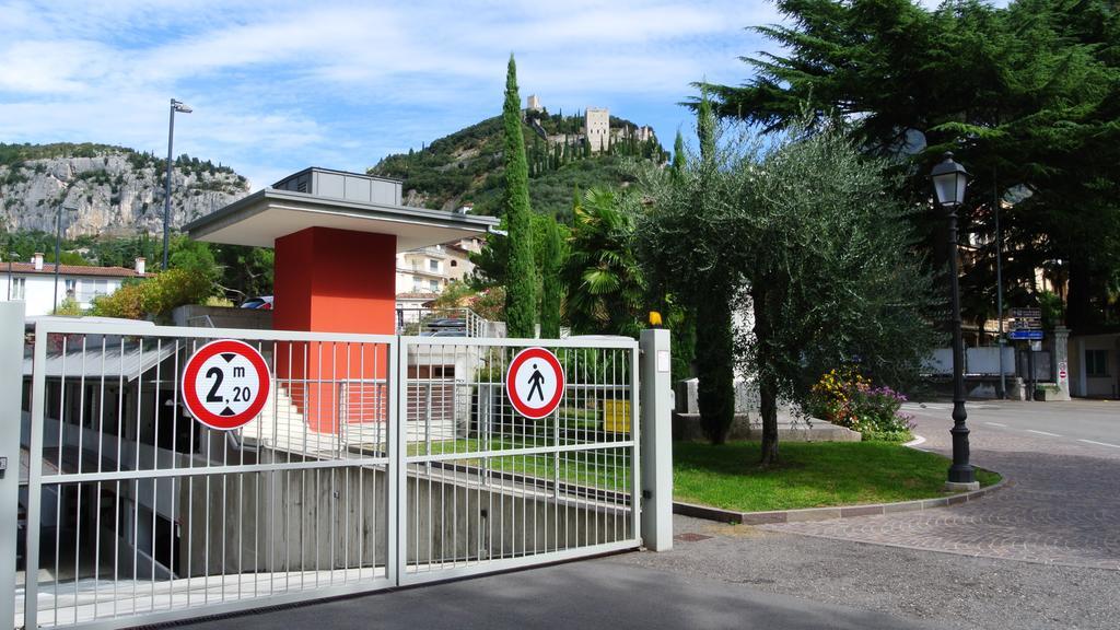 Althamer Palace Apartments Arco Exterior photo