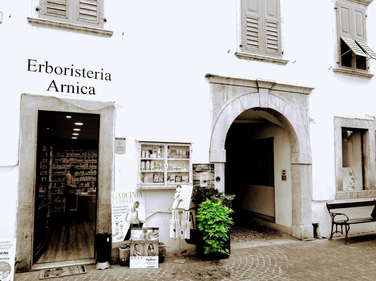 Althamer Palace Apartments Arco Exterior photo